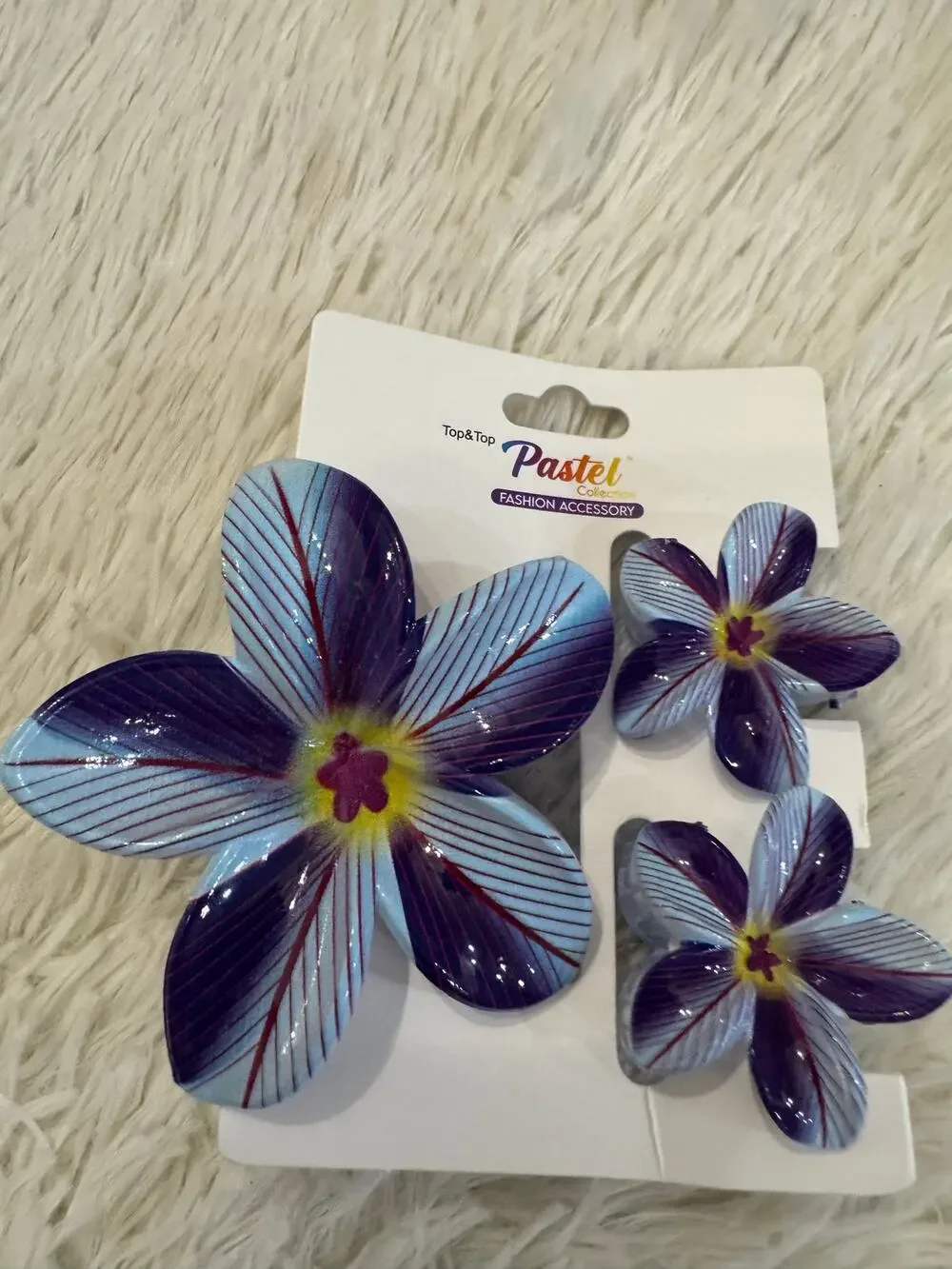 Hawaiian flower blue hair clip claw set of 3 one large 2 medium